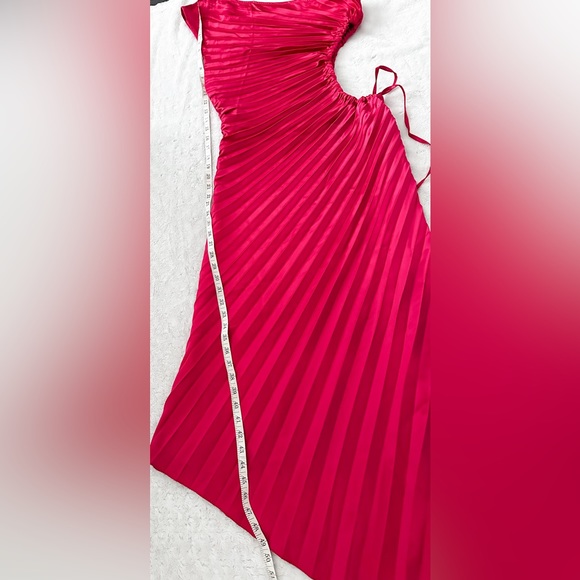NWT- COMMENSE Bold In Pleat Satin Cutout Long Dress in Pink - Picture 15 of 16